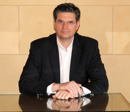 Η κυβέρνηση βάζει σε περιπέτειες την έκδοση των συντάξεων