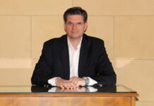 Ανασύνθεση για τη δημιουργία ισχυρού προοδευτικού πόλου