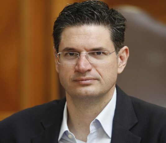 Διονύσης Καλαματιανός: «Διαφθορά, σκάνδαλα και ακρίβεια»