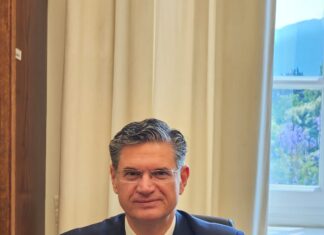 Ισχυρός προοδευτικός πόλος με προοπτική διακυβέρνησης
